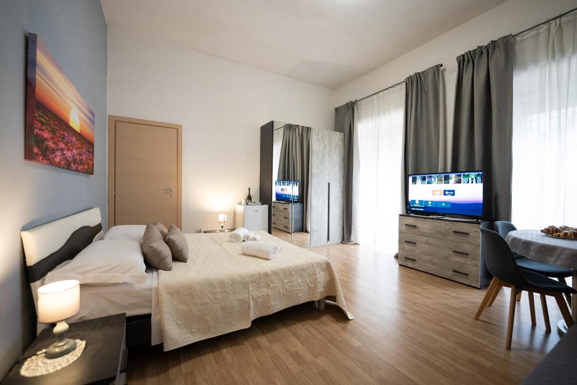 Home Josephine, A Due Passi Dalla Reggia กาแซร์ตา ภายนอก รูปภาพ